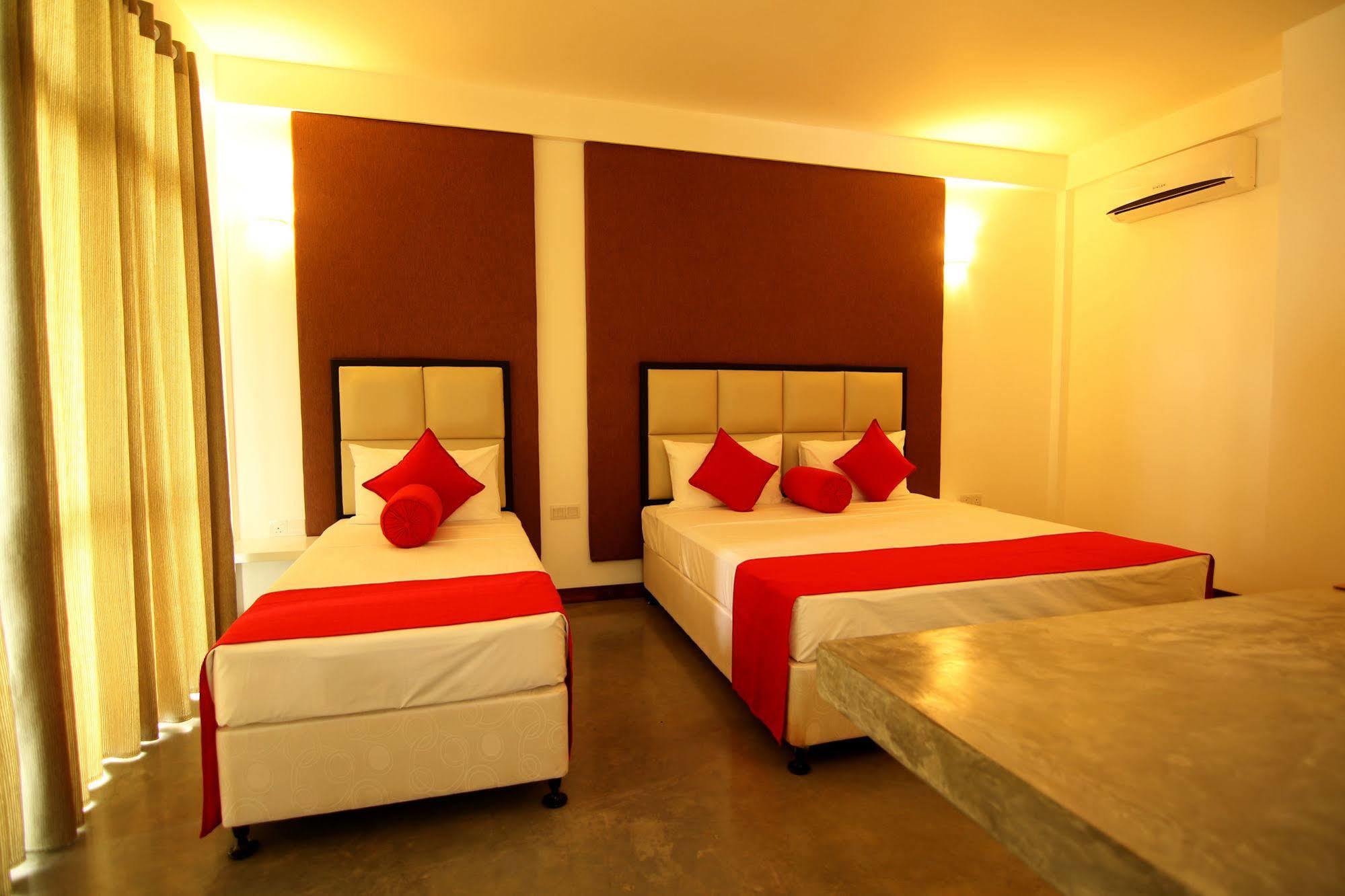 Jade Green Hotel Hambantota Exterior foto