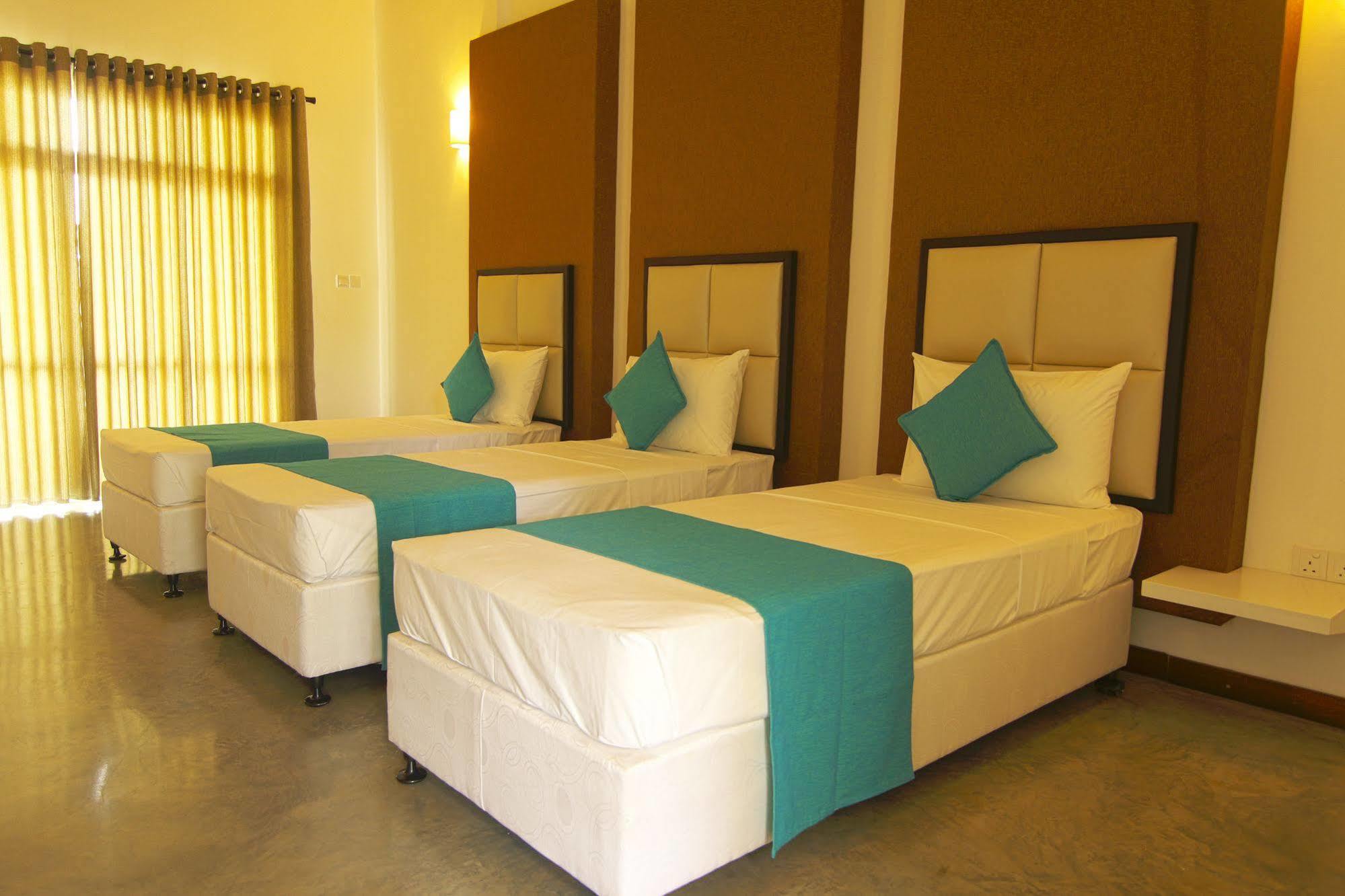 Jade Green Hotel Hambantota Exterior foto